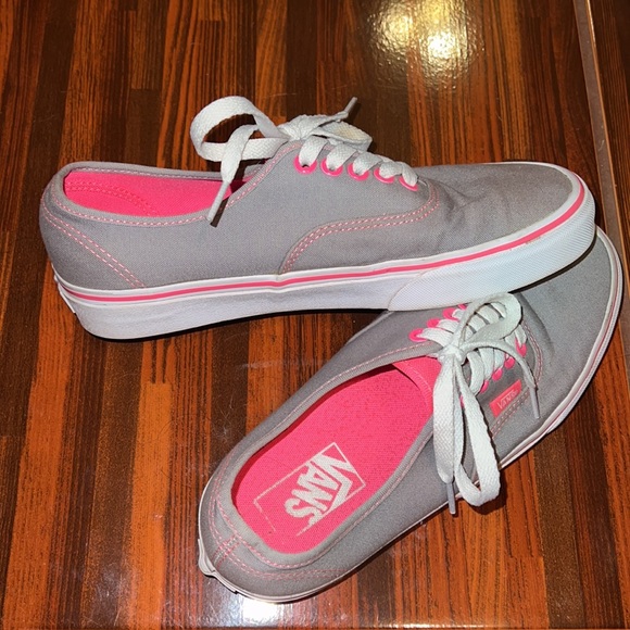 Vans Womens Shoes - Picture 2 of 6
